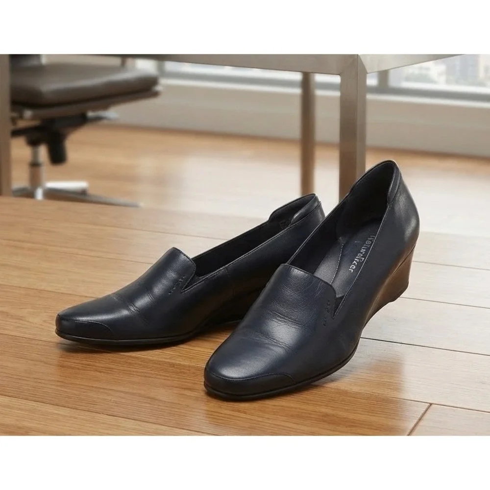 Naturalizer Wedge Loafers Womens 10M Navy Blue Leather Slip On Professional Chic